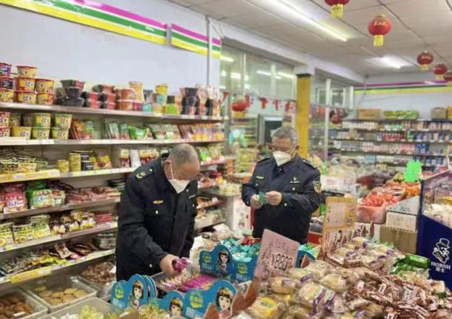 滨城区市场监管局梁才监管所:开展食品安全专项检查 守护“舌尖上的年味”